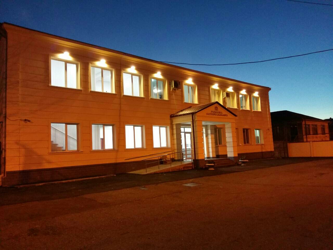 ოზურგეთის რაიონულ სასამართლოში სარეაბილიტაციო სამუშაოები მიმდინარეობს