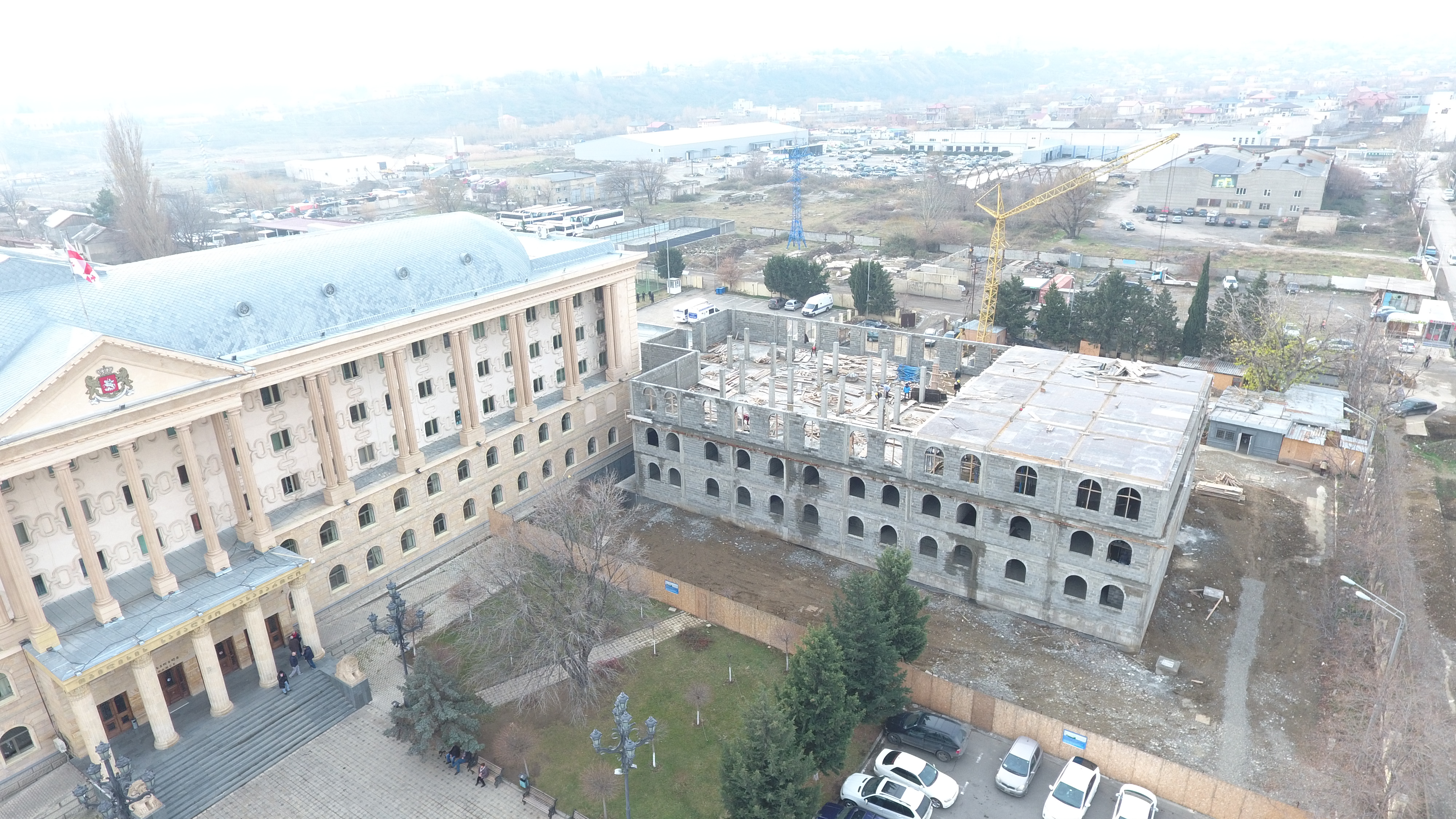 -თბილისის საქალაქო სასამართლოს სამოქალაქო კოლეგიისათვის განკუთვნილი ფლიგელის მშენებლობა